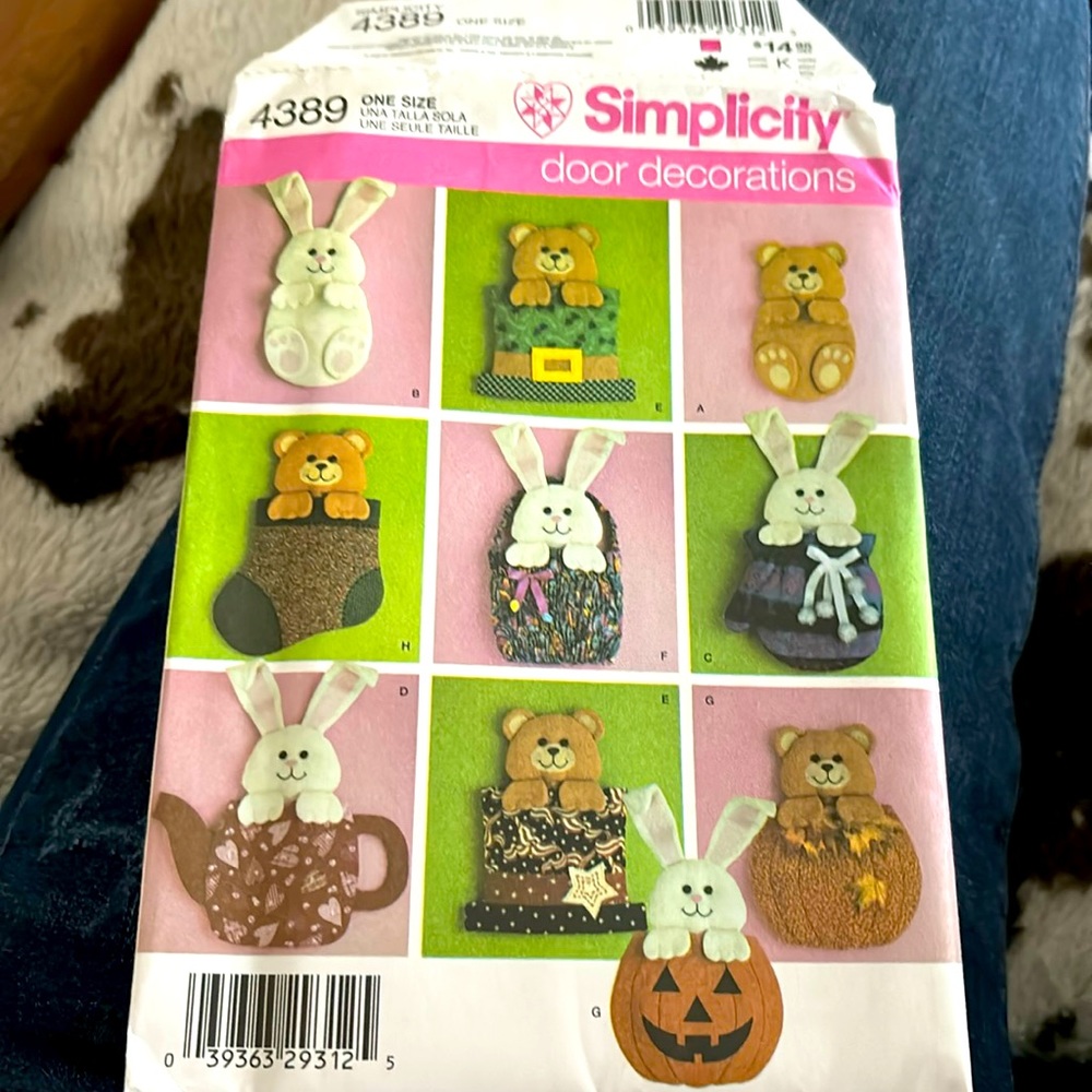 🗺️ NEW Simplicity 4389 Door Decoration Holiday Bear Bunny Mitten Basket Pumpkin